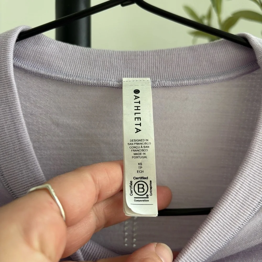 • [Athleta] Long Sleeve • - Picture 4 of 10